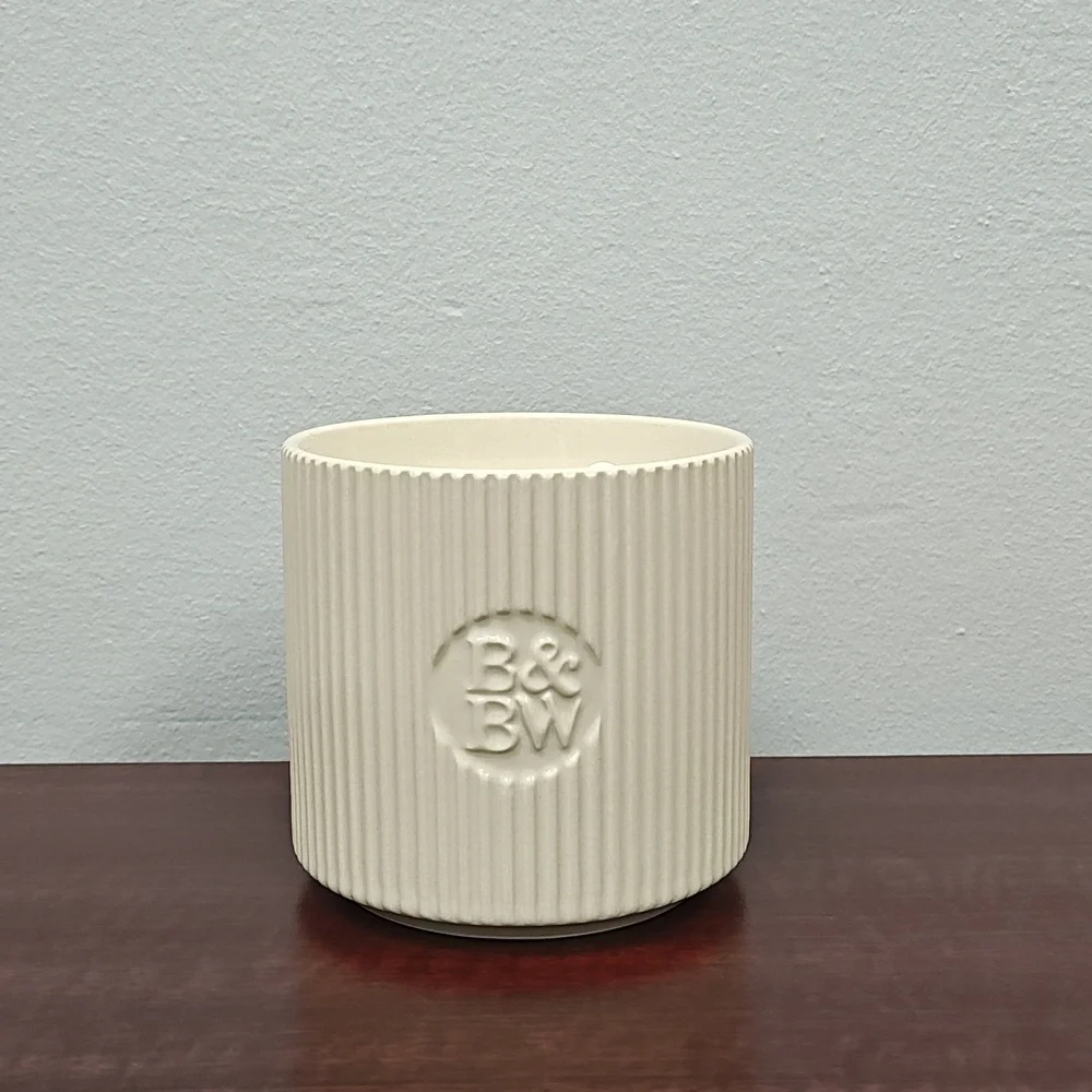 Bath & Body Works "VANILLA BEAN" 3-Wick Ceramic Candles - Set of 2 - Picture 5 of 6